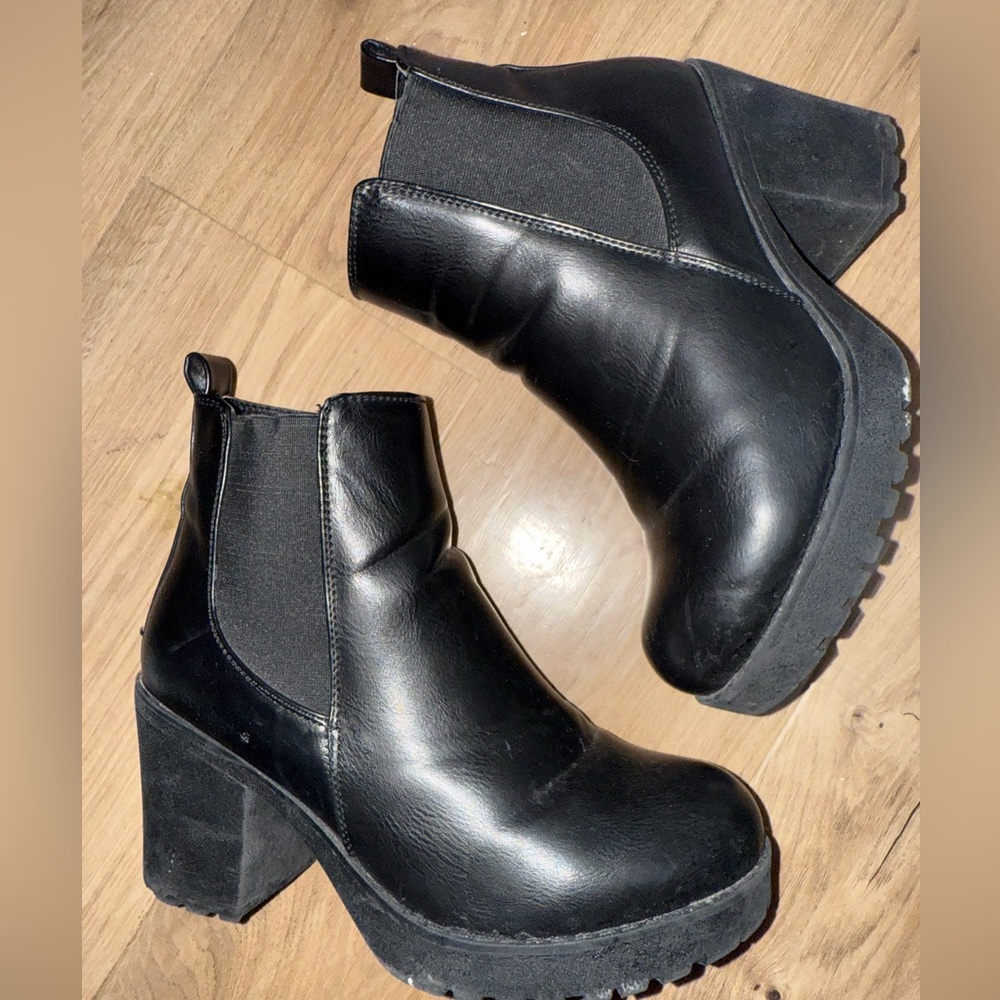 Black chunky heel boots